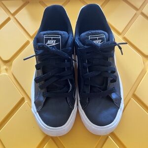 Nike Court Royale AC Sneakers